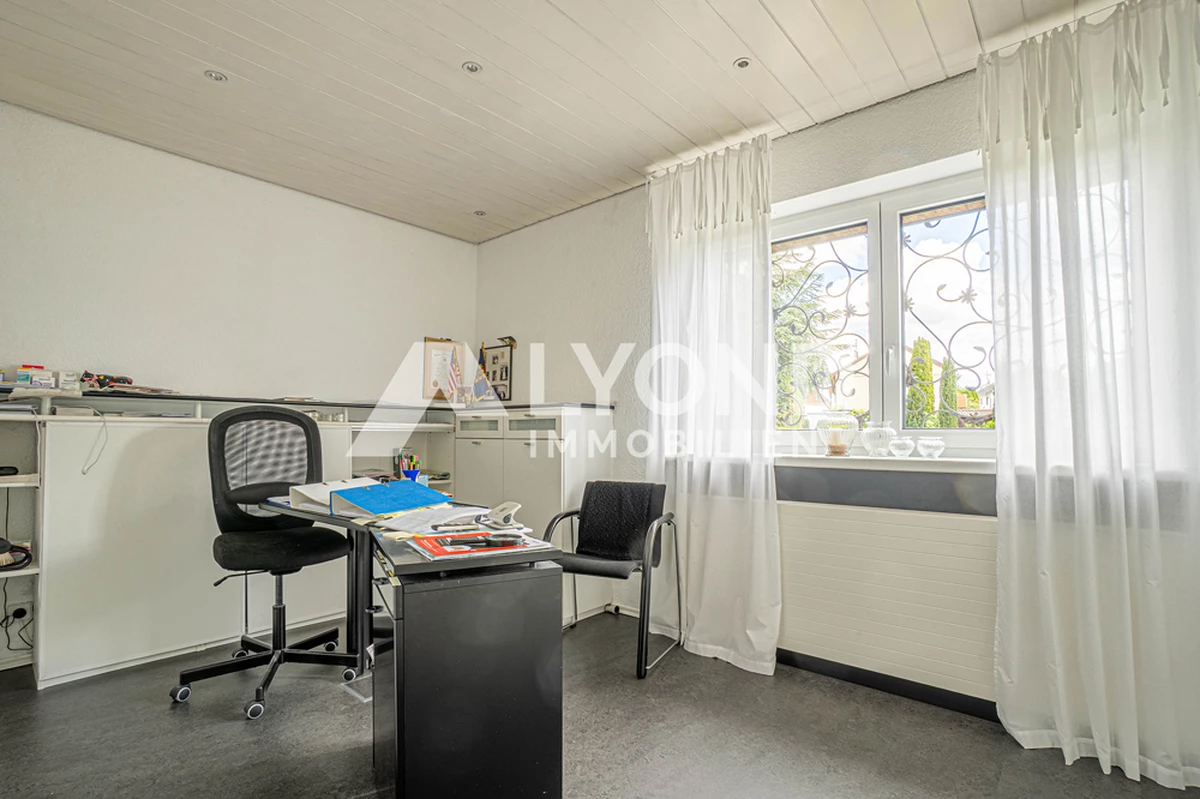 Büro EG