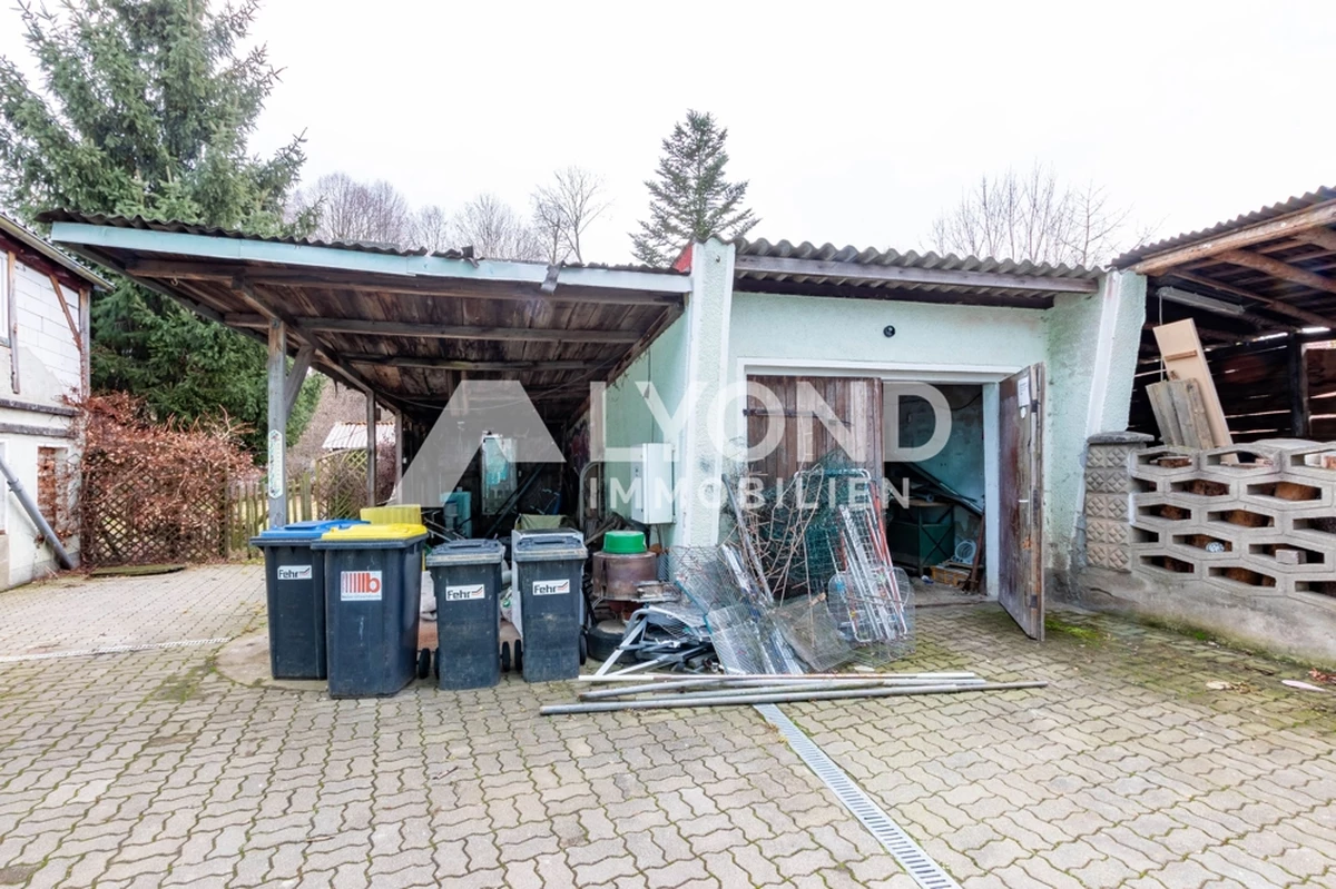 Schauer und Garage
