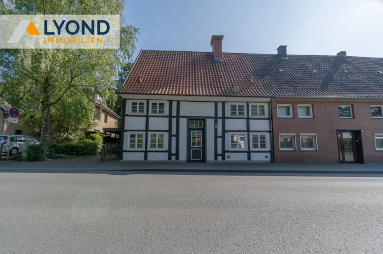 Reiheneckhaus mit großzügigem Wohnkomfort, Garten und Carport in gepflegtem Zustand!