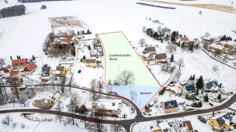 Großzügiges Grundstück mit ca. 7.820 m² und ca. 1.000 m² Bauland in Niedercrossen