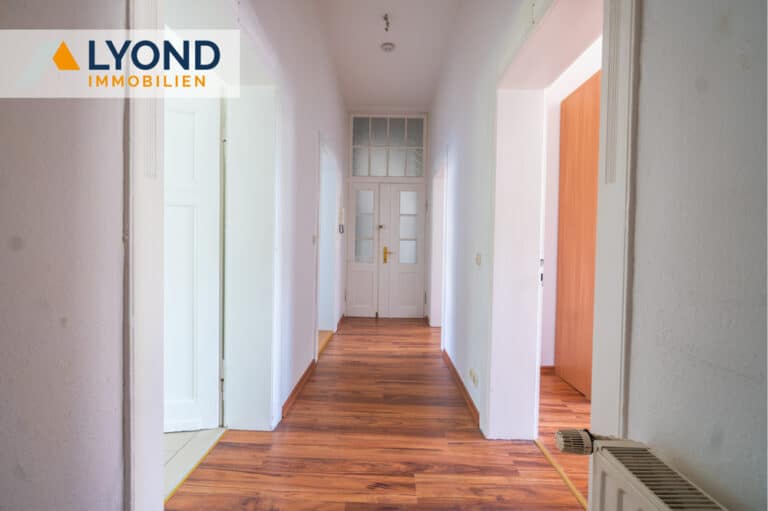 Hübsche 2 ZKB Wohnung mit eigenem Garten und Küche!