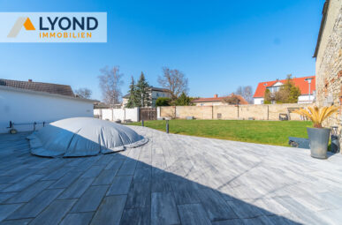 Pool mit Garten