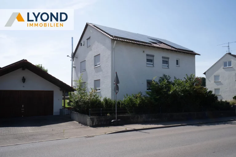 Dieses Zweifamilienhaus mit einem schönen Garten sucht Sie als neuen Eigentümer!