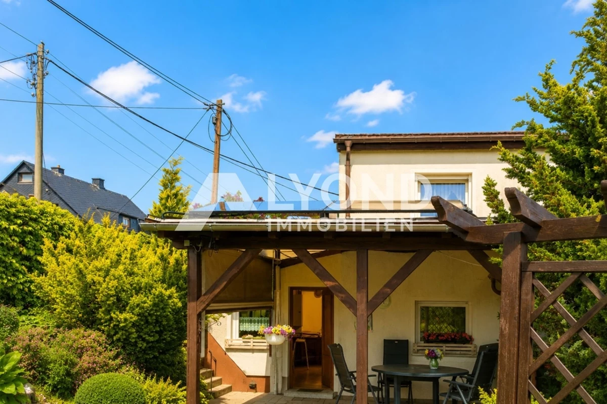 Photovoltaik-Anlage auf dem Terrassendach