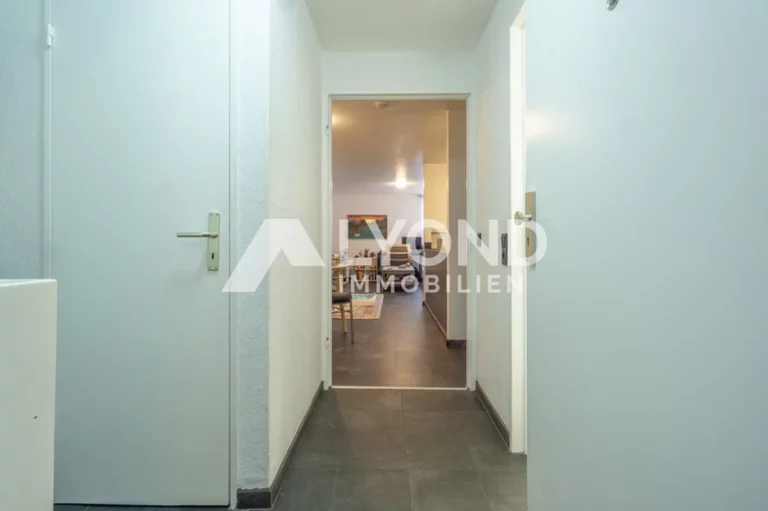 Stilvolle Etagenwohnung mit Kochinsel, Aufzug und modernem Wohnkonzept