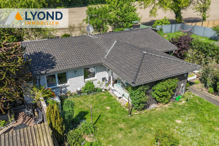 Großzügiger gepflegter  Bungalow in bester Lage von Hünxe – Vollkeller, großer Garten Doppelgarage