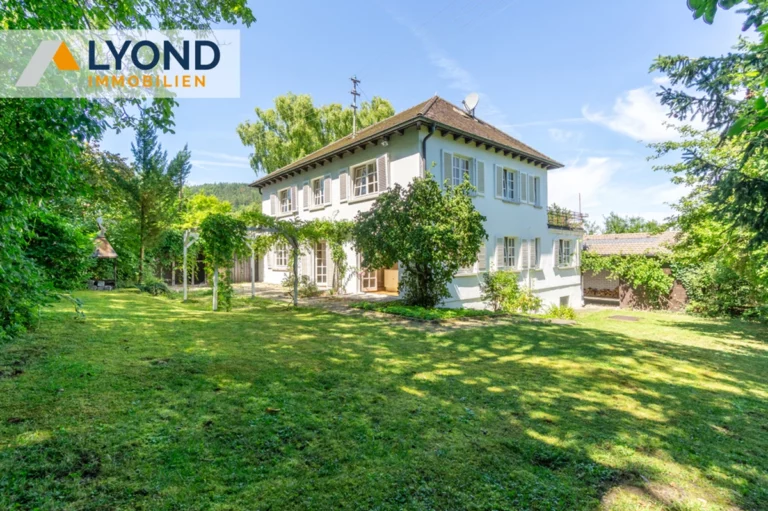 Einzigartige Villa mit Gartenidylle, Dachterrasse & viel Raum für Ihre Träume
