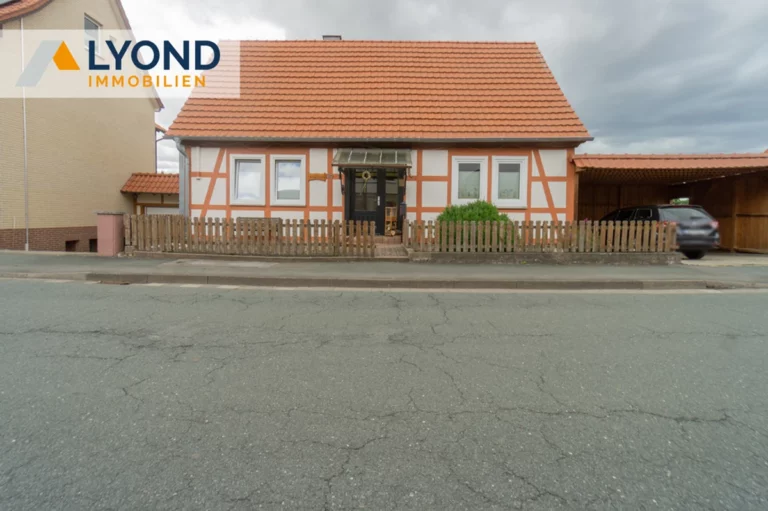 Charmantes Fachwerkhaus mit großem Grundstück in Diemelstadt-Hesperinghausen!