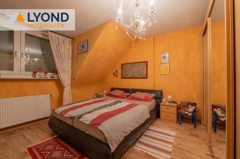 Gepflegte Dachgeschosswohnung mit 67 m² Wohnfläche in Essen-Haarzopf!