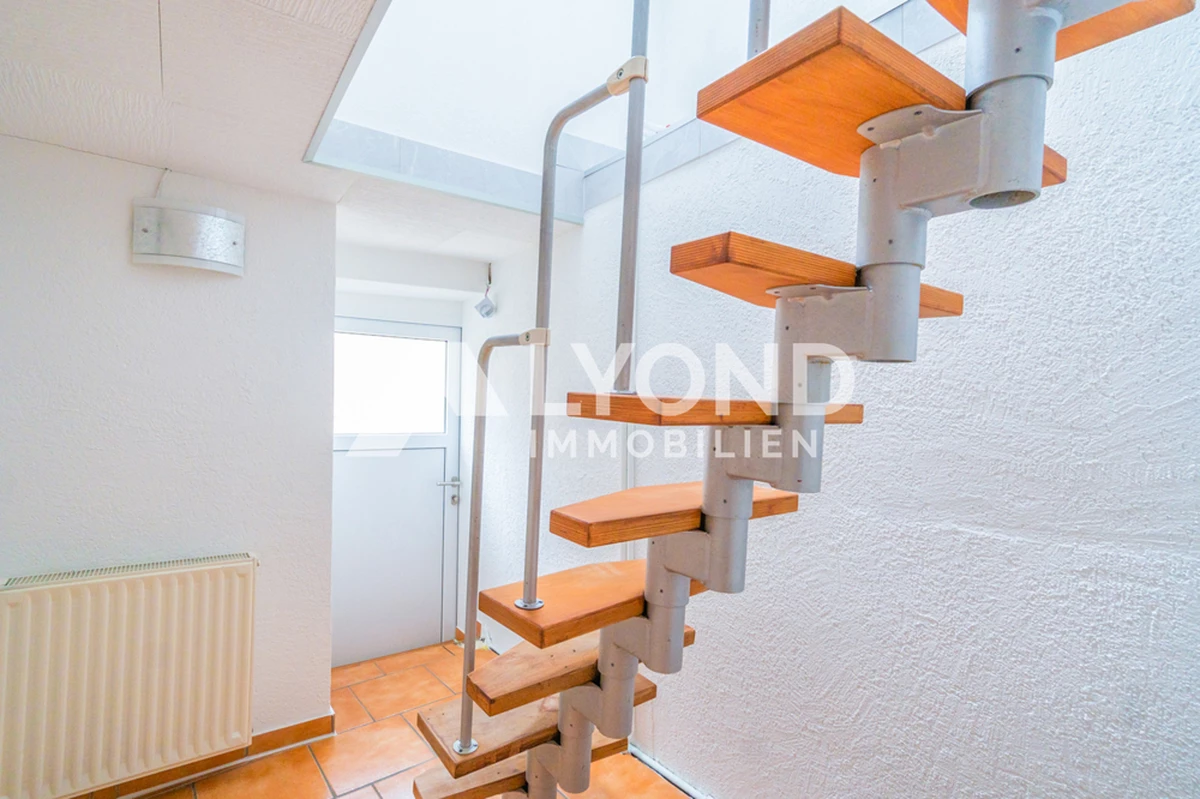 Treppe zum Wohnzimmer OG