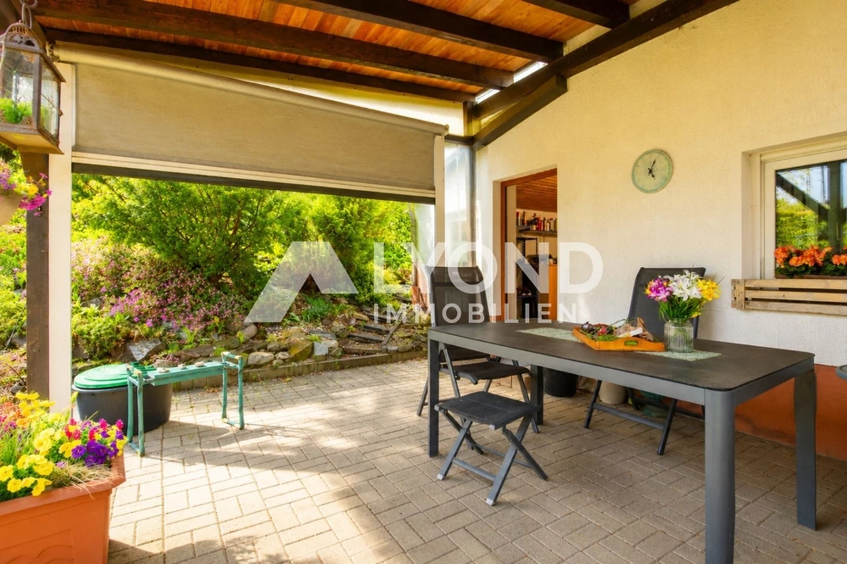 Überdachte Terrasse