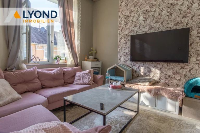 Charmante 4,5-Zimmer-Altbauwohnung mit Potenzial zur Teilung in zentraler Lage!