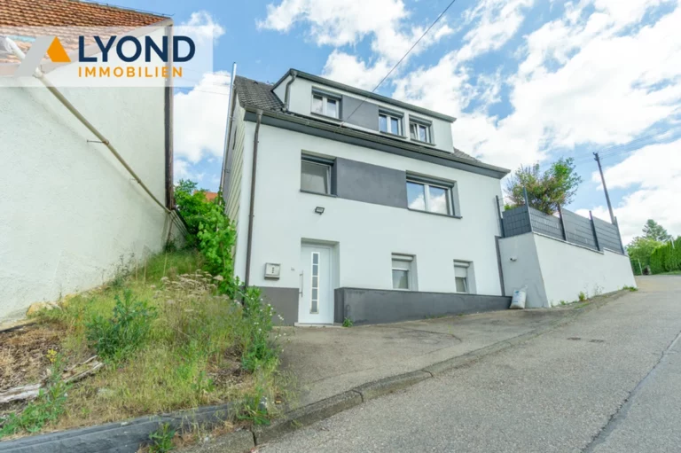 Modernisiertes Einfamilienhaus mit großem Gartenparadies und hochwertiger Ausstattung sucht Sie!