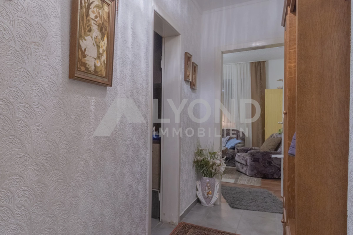 von Flur zu Wohnzimmer