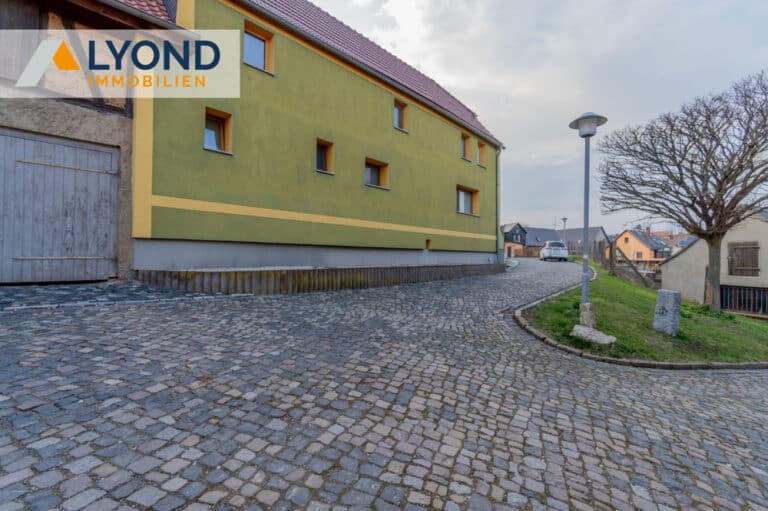 Bauernhaus mit Scheune in Eckolstädt