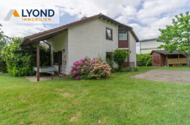 Wohnoase für die ganze Familie: Frei stehendes Haus mit großem Garten und Wintergarten!