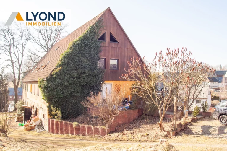 Historischer Bauernhof mit großem Grundstück und Scheune – ländliches Idyll mit viel Potenzial