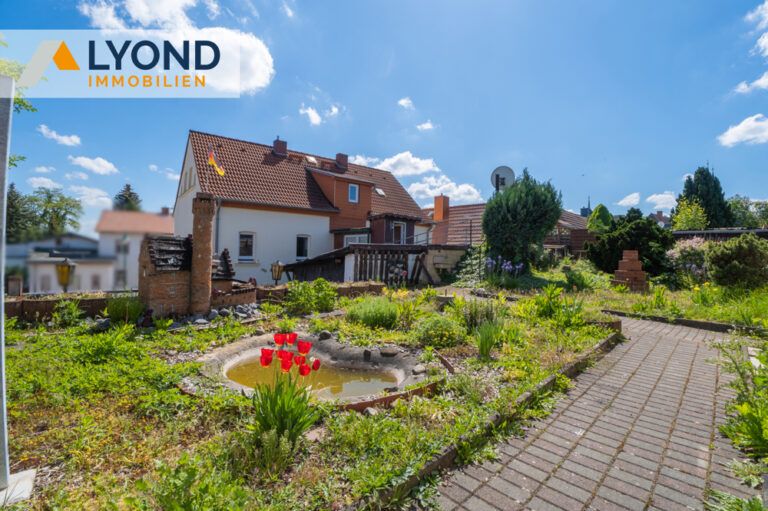 Zweifamilienhaus in Hecklingen mit Garten, Nebengebäude und großem Potenzial!
