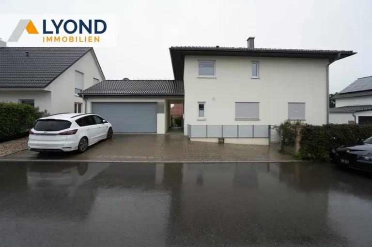 Dieses schöne Einfamilienhaus mit Einliegerwohnung sucht Sie als neuen Eigentümer!